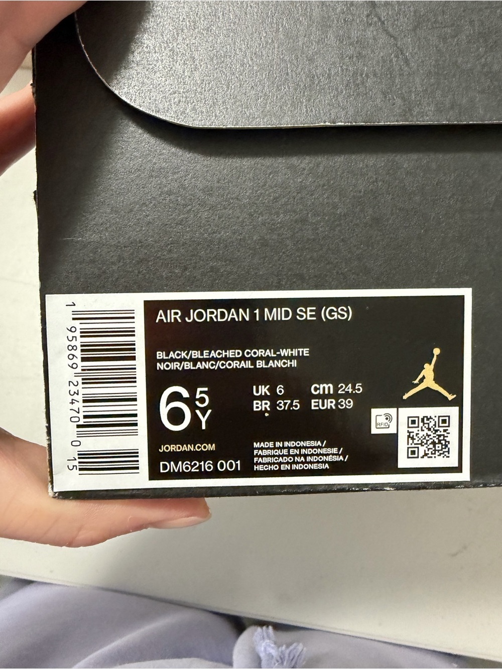 Nike Air Jordan 1 Mid SE GS Bleached Coral Black White DM6216-001 - Picture 12 of 12
